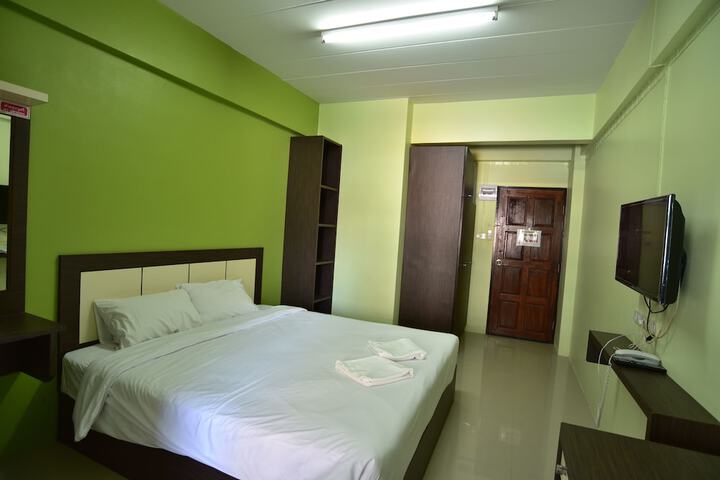 Room 2 of 17