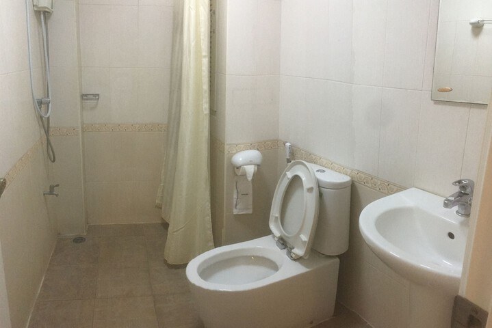 Room 46 of 86