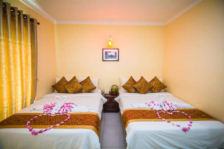 Room 2 of 8