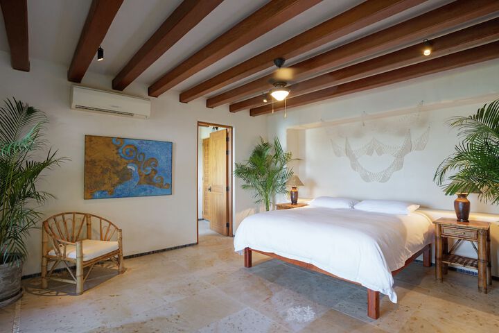 Room 3 of 35