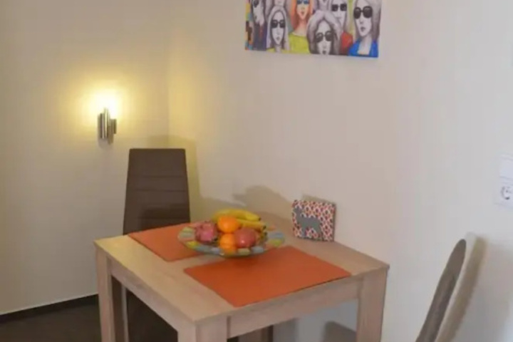 Room 11 of 20