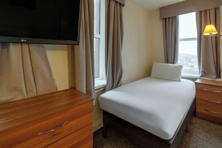 Room 34 of 92
