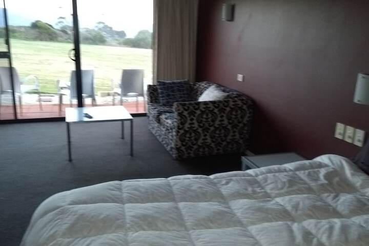 Room 28 of 96