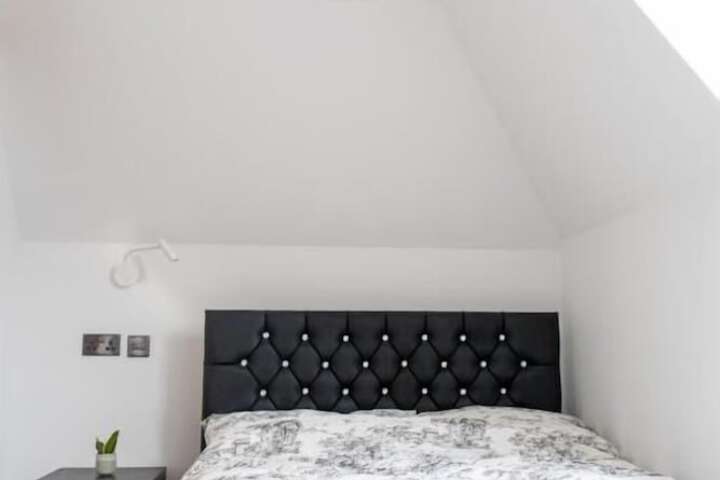 Room 2 of 37