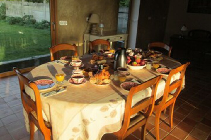Breakfast/Coffee Service 6 of 30