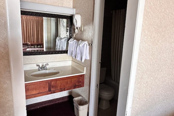 Room 14 of 21