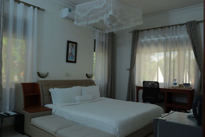 Room 48 of 182