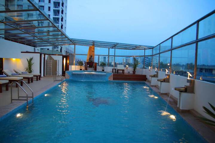 Pool Hotel