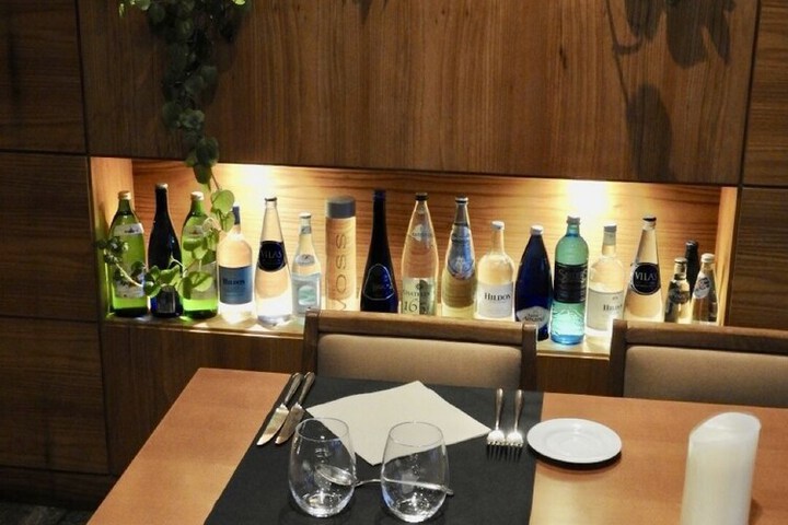 Dining 58 of 72
