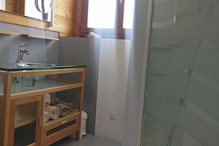 Room 30 of 53