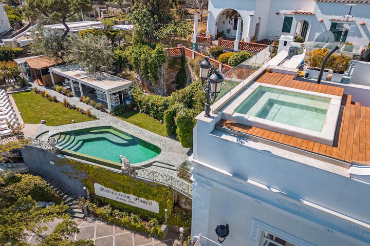 Pool 50 of 61