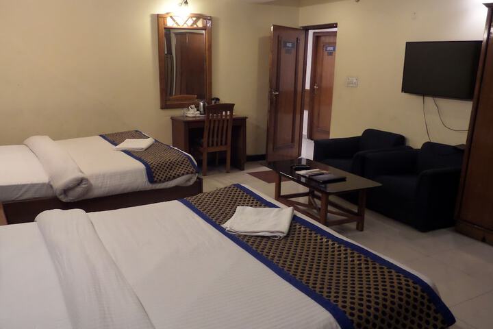 Room 11 of 30