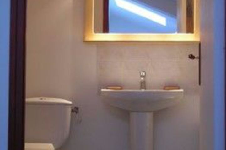 Room 2 of 8