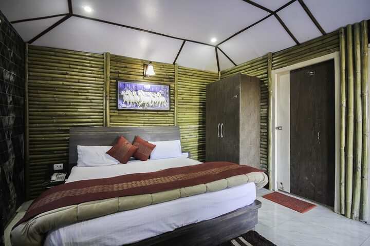 Room 3 of 31