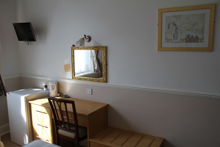 Room 2 of 19