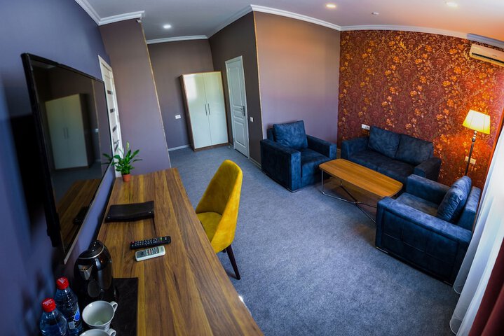 Room 30 of 46