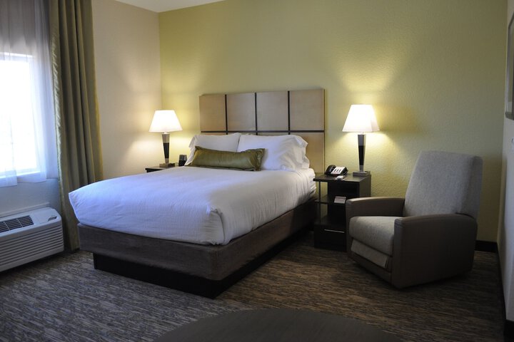 Room 7 of 42