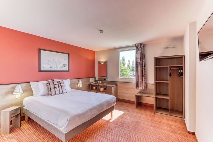 Room 7 of 20
