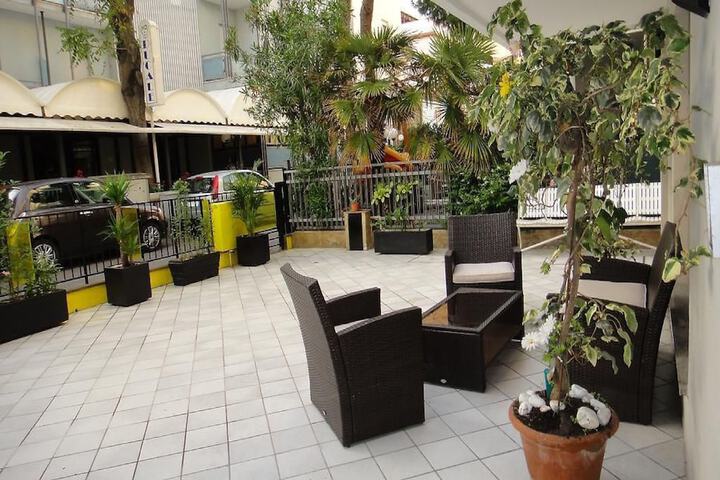 Terrace/Patio 19 of 28