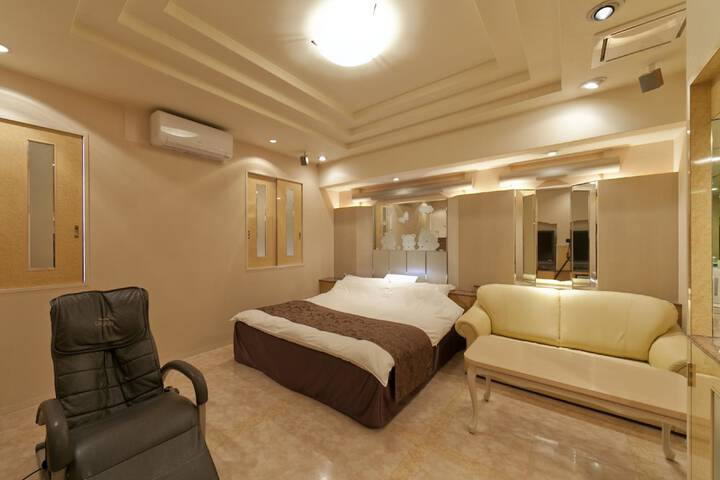 Room 3 of 30