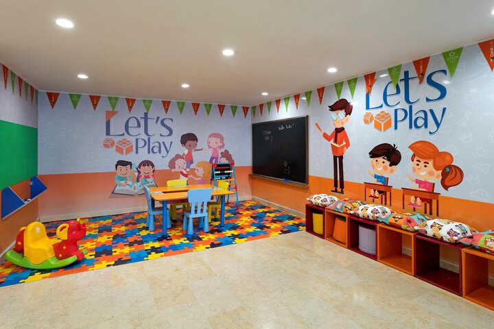 Entrance & Lobby