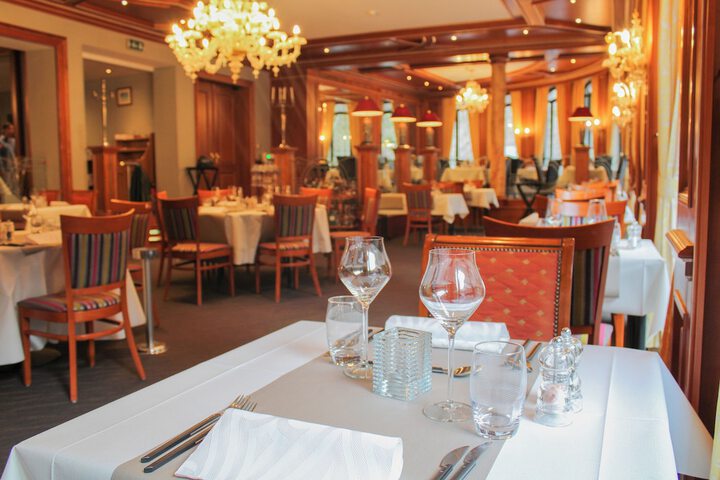 Dining 59 of 77