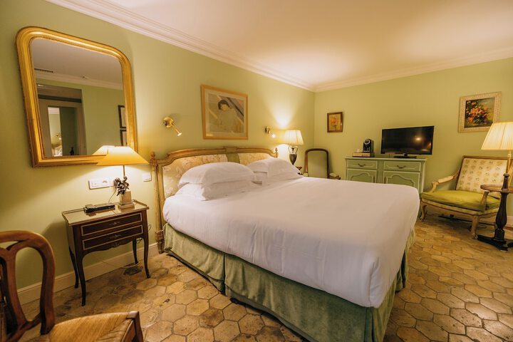 Room 15 of 36