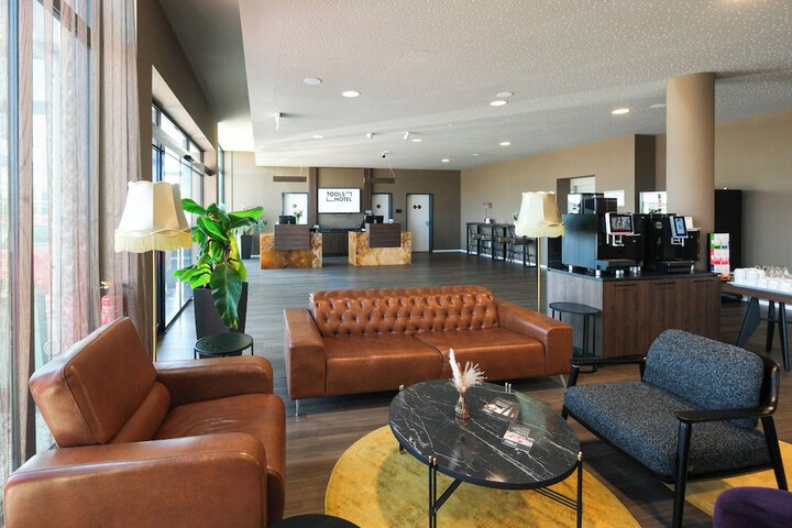 Hotel Interior 4 of 88