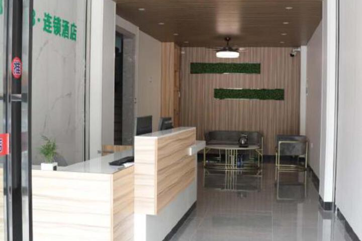 Monochrome Hotel Meizhou Dapu Xihuan Road