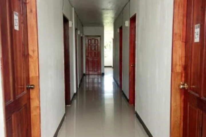 Room 8 of 10