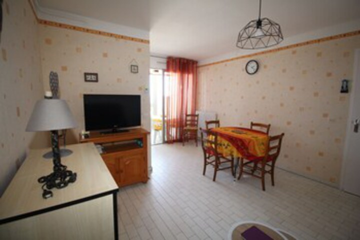 Room 6 of 20
