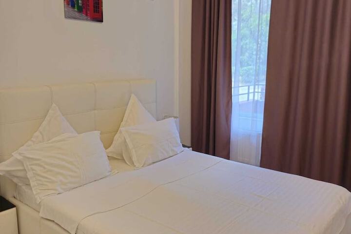 Room 43 of 230