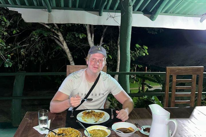 Dining 9 of 13