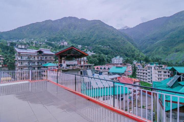Hotel O White Mountains