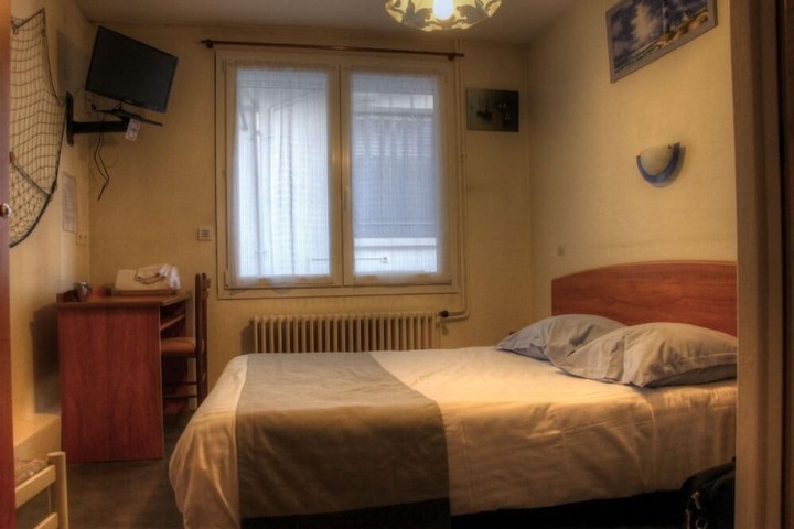 Room 8 of 64