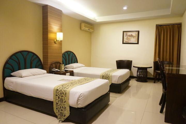 Room 9 of 29