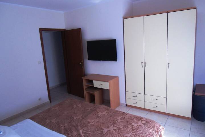 Room 9 of 54