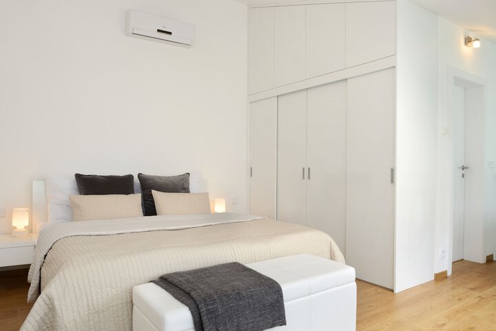 Room 16 of 50