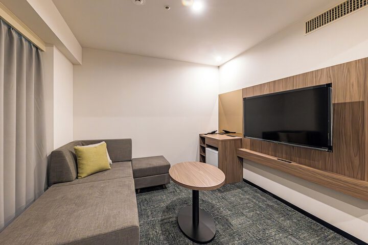 Room 27 of 120