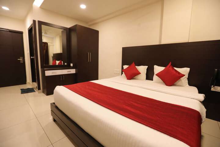 Room 17 of 27