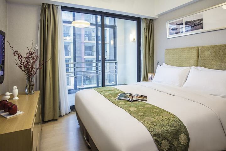 Room 4 of 42