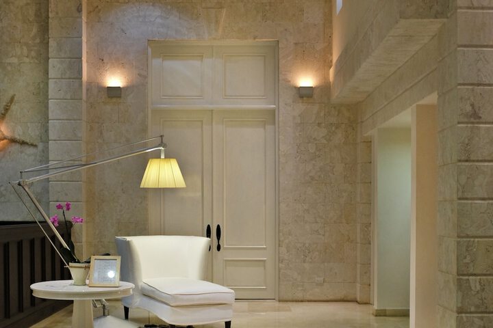 Hotel 2 of 119