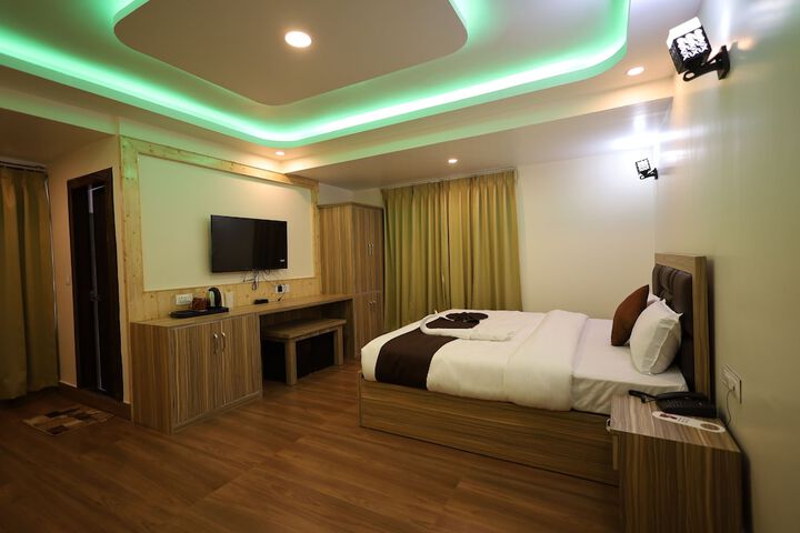 Room 9 of 24