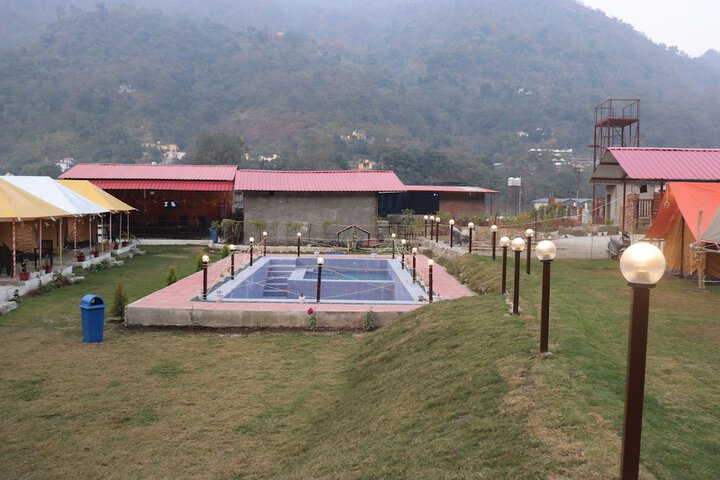 Pool 18 of 30