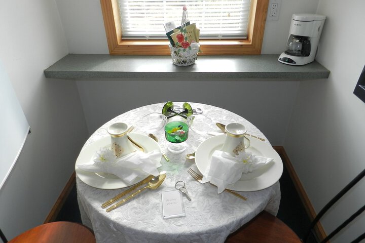 Room 8 of 21