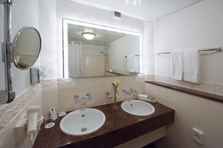 Vanity Photo