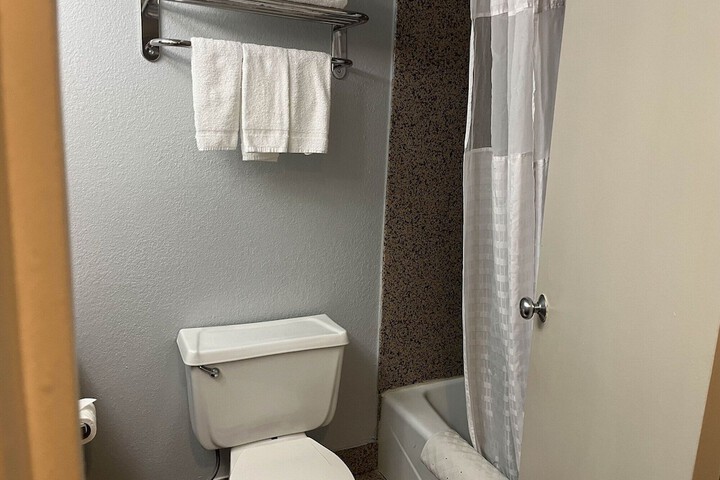 Room 62 of 85
