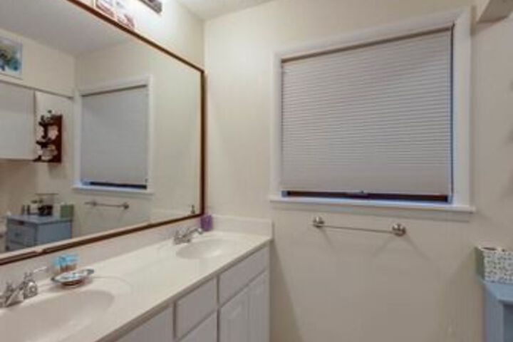Room 10 of 44
