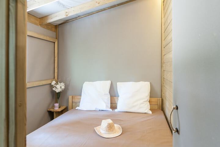 Room 5 of 14