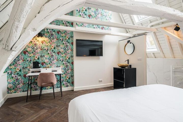 Room 40 of 73